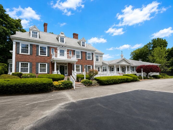 Property Photo: 5 Porter Rd 202 MA 01810