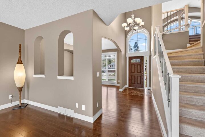 Property Photo:  337 Discovery Ridge Boulevard SW  AB T3H 5T6 