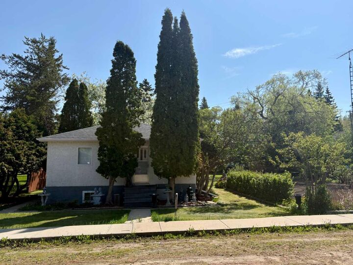 Property Photo: 4811 52 Street AB T0B 2G0