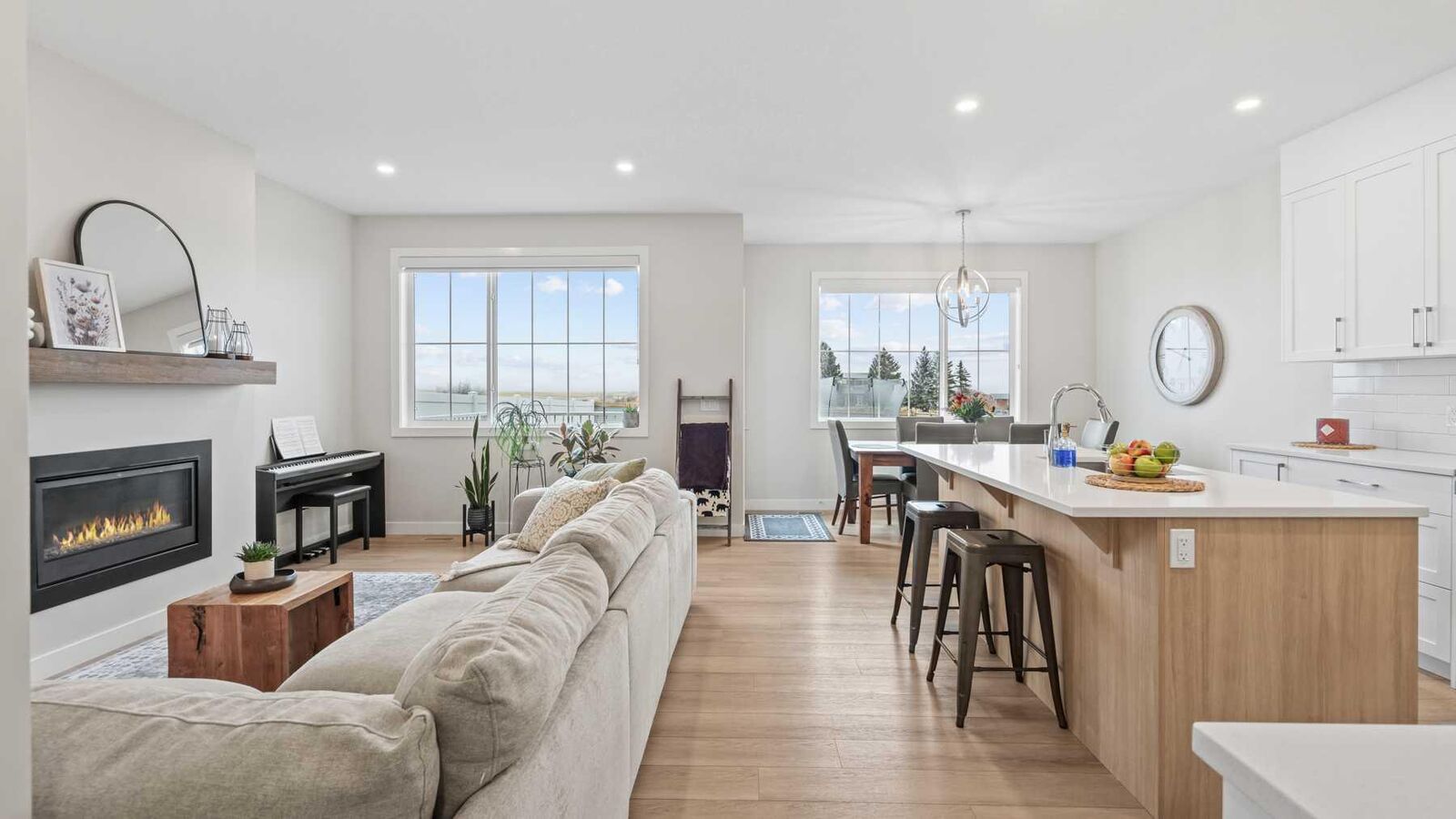 Property Photo: 60 Ranchers View AB T1S 5R6