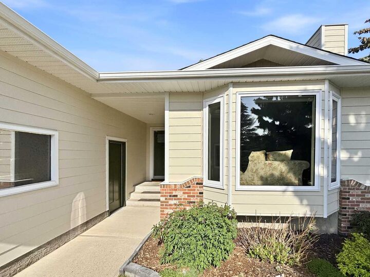 Property Photo: 112 Denison Crescent AB T4R 2G1
