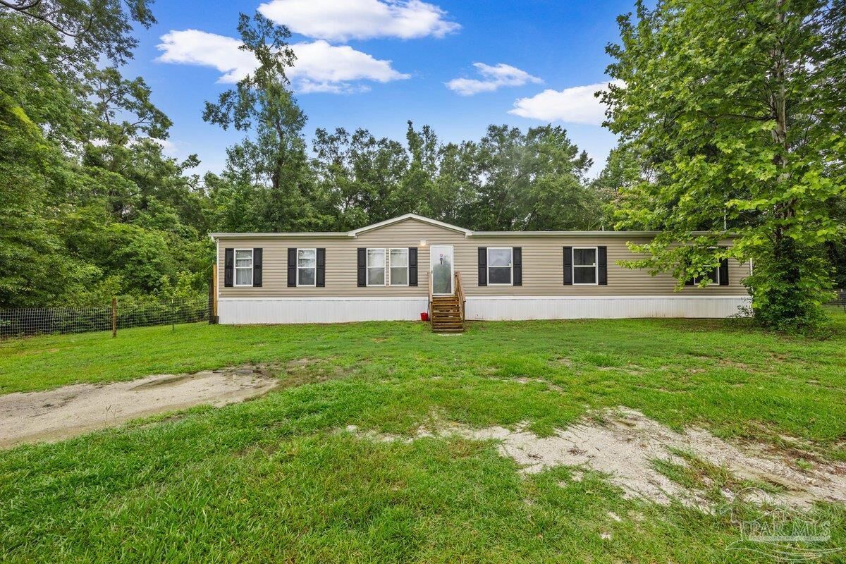 Property Photo:  631 Campbell Rd  FL 32535 