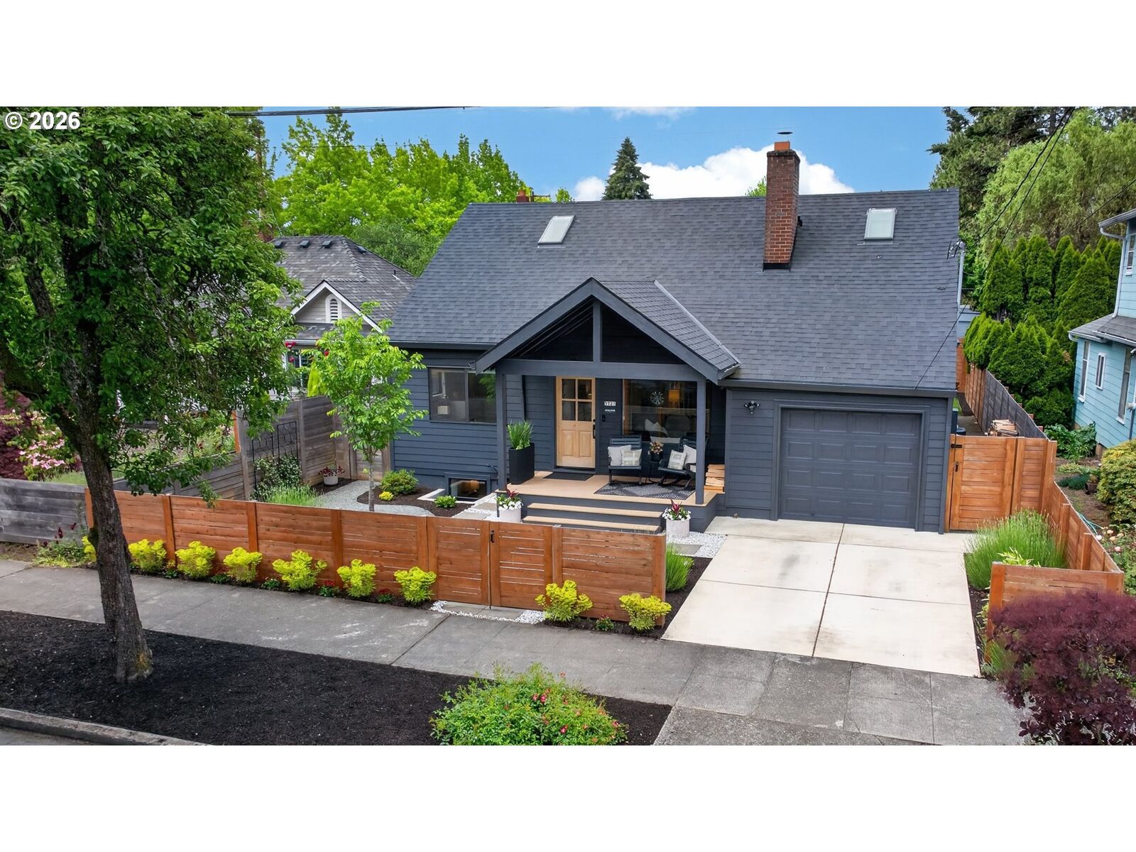 Property Photo:  5721 SE 46th Ave  OR 97206 