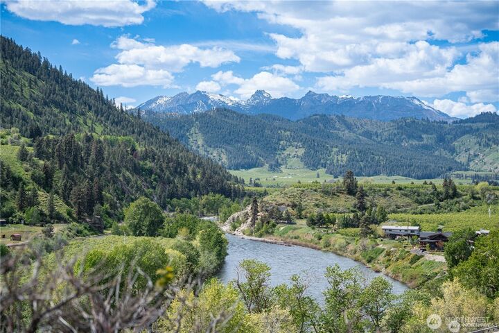 Property Photo: 3 Sunburst Lane WA 98815