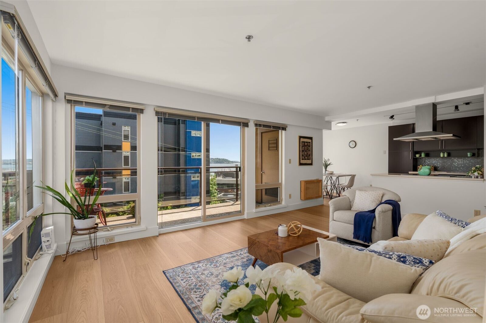 Property Photo: 500 Fifth Avenue W 505 WA 98119
