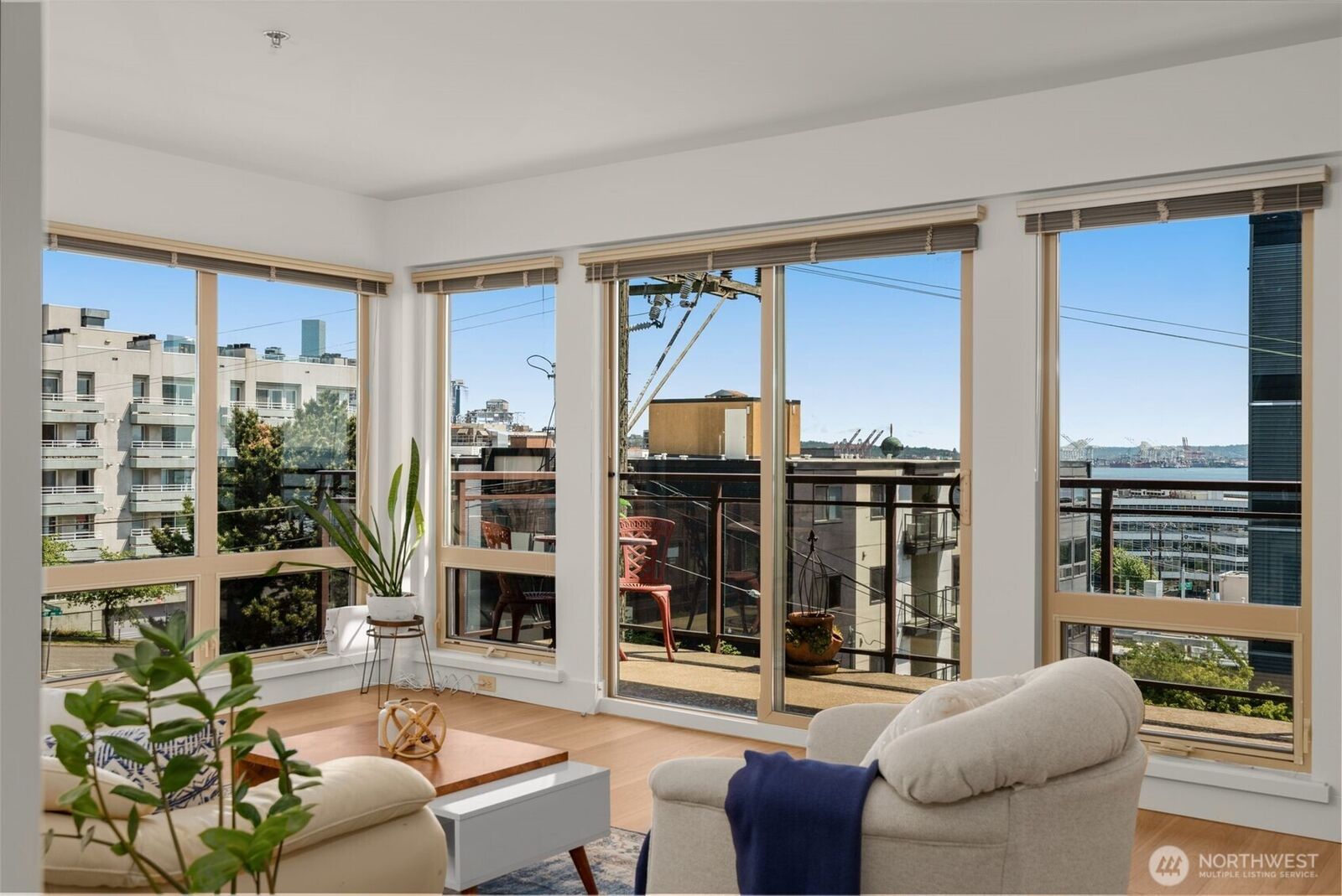 Property Photo: 500 Fifth Avenue W 505 WA 98119
