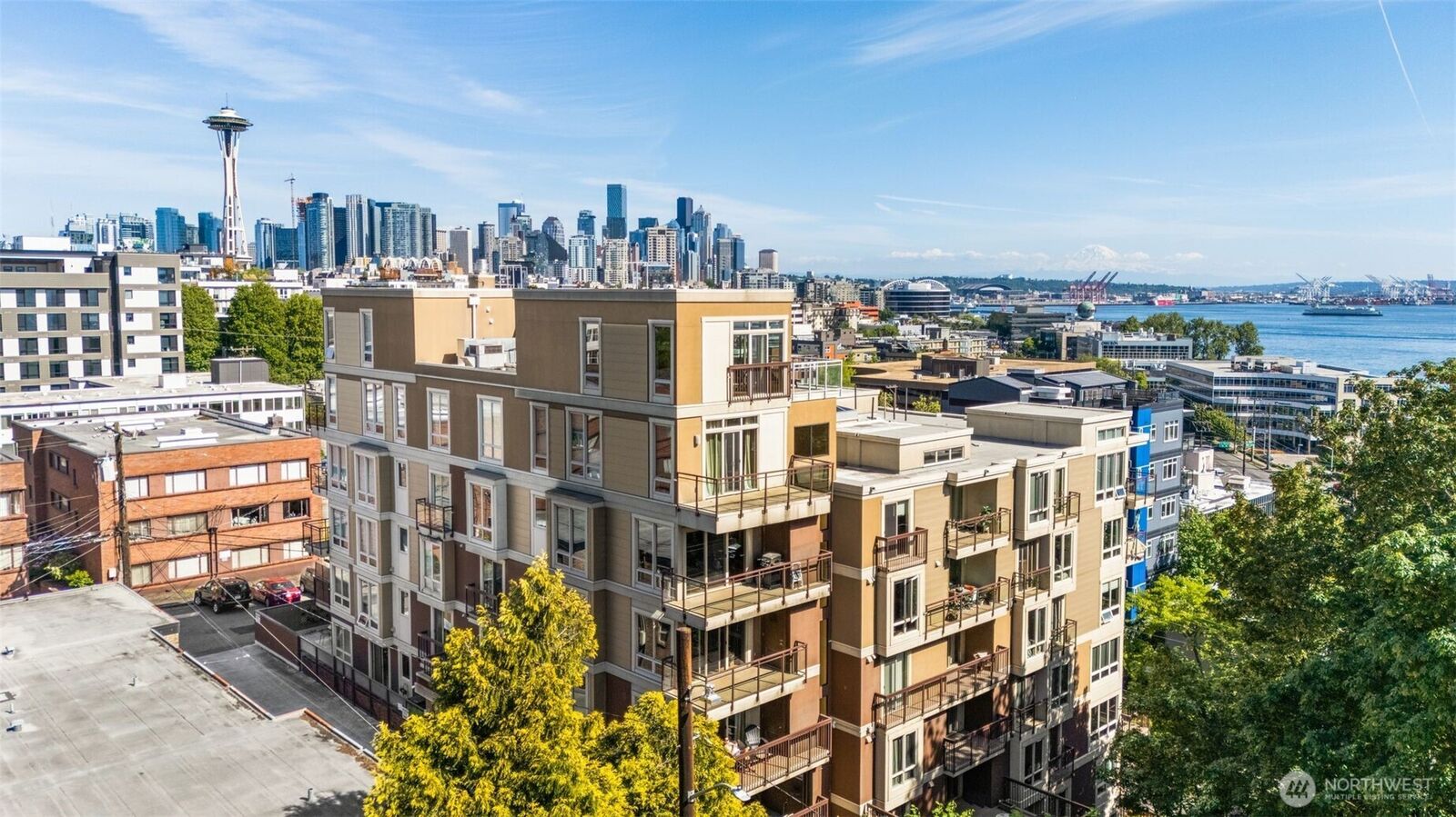 Property Photo:  500  5th Avenue W 505  WA 98119 