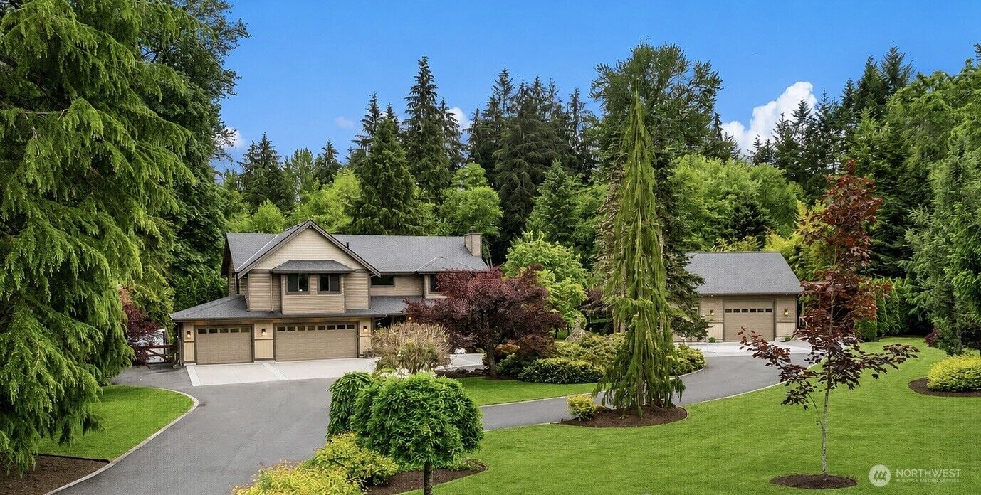 Property Photo: 17215 NE 195th Street WA 98072