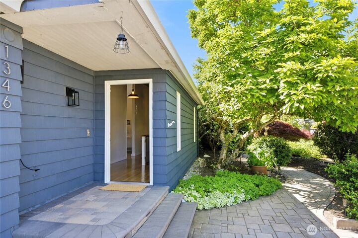 Property Photo: 1346 177th Avenue NE WA 98008