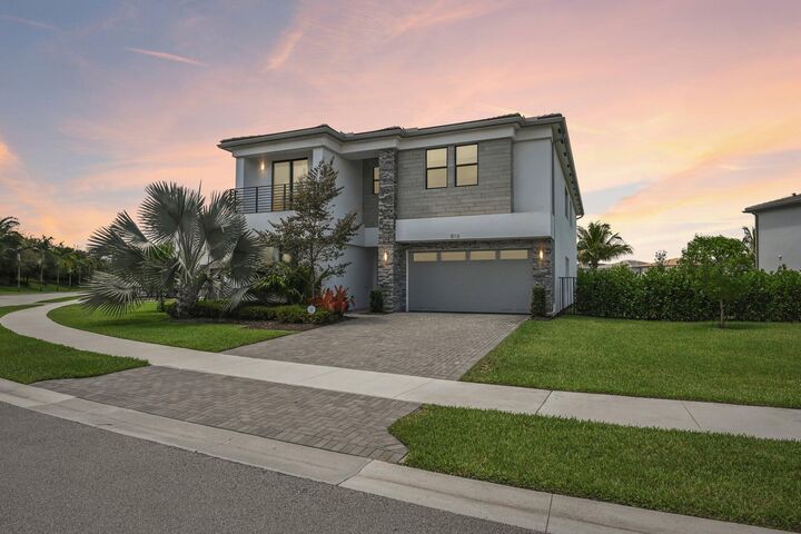 Property Photo:  8116 Laurel Falls Drive  FL 33496 