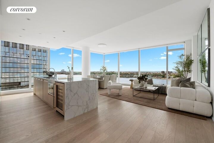 Property Photo:  30 Riverside Boulevard 32A  NY 10069 