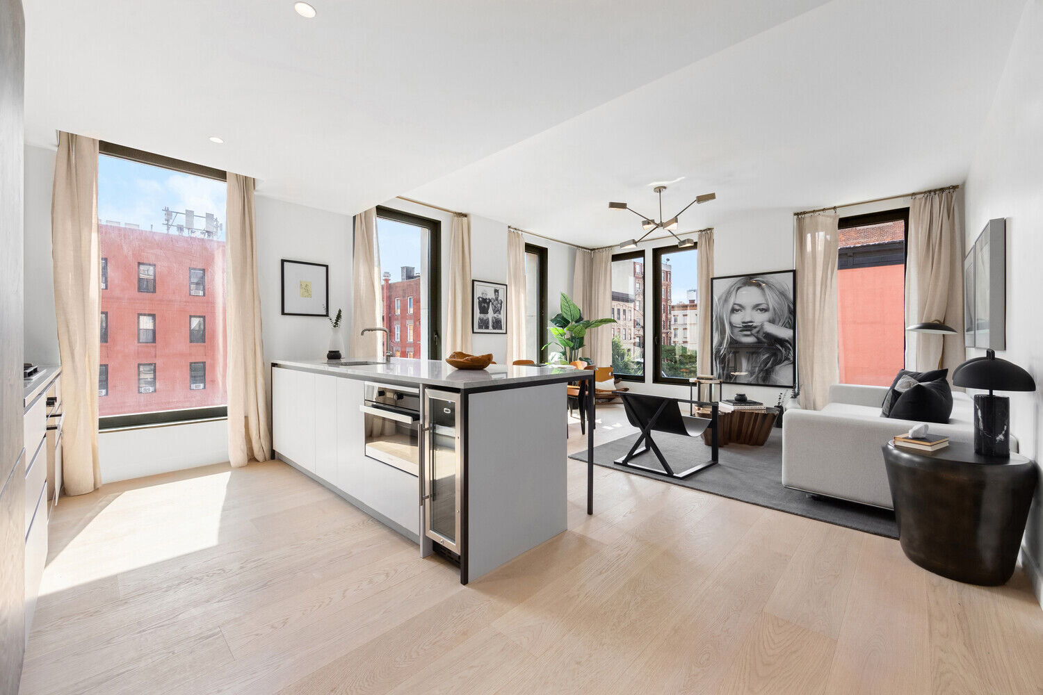 Property Photo:  45 E 7th Street 3D  NY 10003 