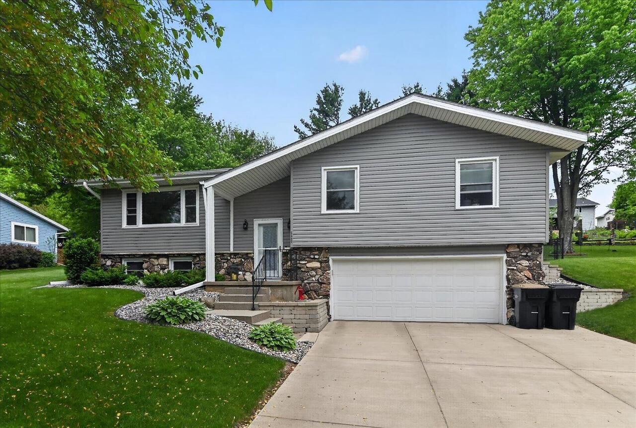 Property Photo: 520 Acker Parkway WI 53532