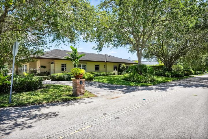 Property Photo: 9861 SW 130th St FL 33176