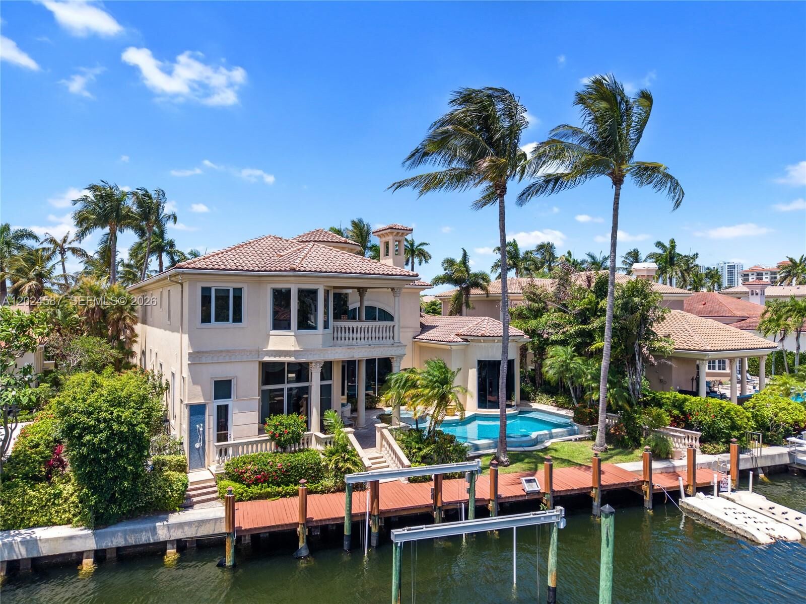 Property Photo:  832 Harbour Isle Place  FL 33410 