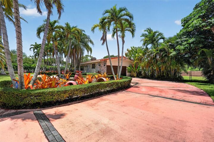 Property Photo:  8461 SW 68th St Rd  FL 33143 