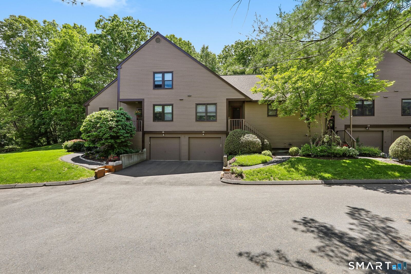 Property Photo:  14 Nutmeg Circle 14  CT 06468 