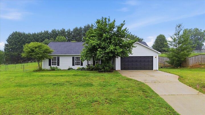 Property Photo: 108 Blackbird Lane SC 29611