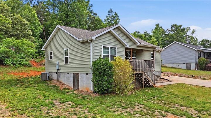 Property Photo:  524 Secona Road  SC 29671 