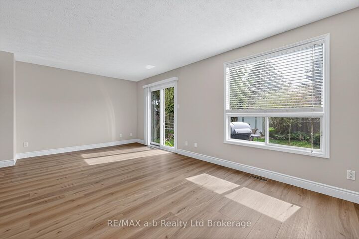 Property Photo: 267 Beckett Road ON N5C 3X4