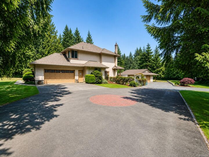 Property Photo: 3639 Farnsworth Rd BC V0R 1L4