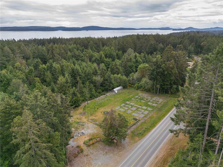 Property Photo: 3445 Juriet Rd BC V9G 1C8