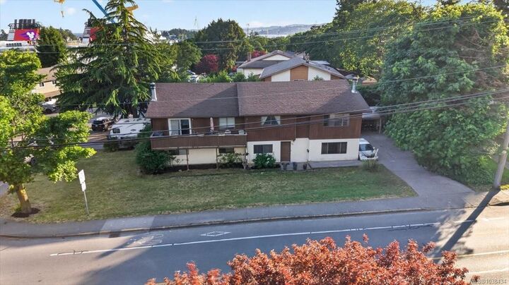 891 Admirals Rd — photo 1