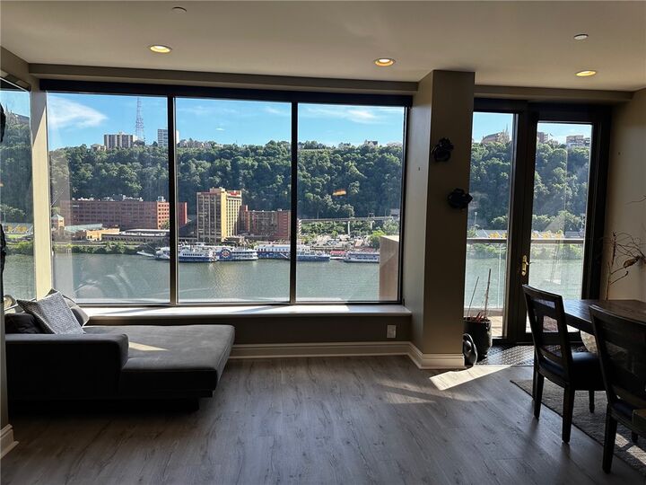 Property Photo: 151 Fort Pitt Blvd 902 PA 15222
