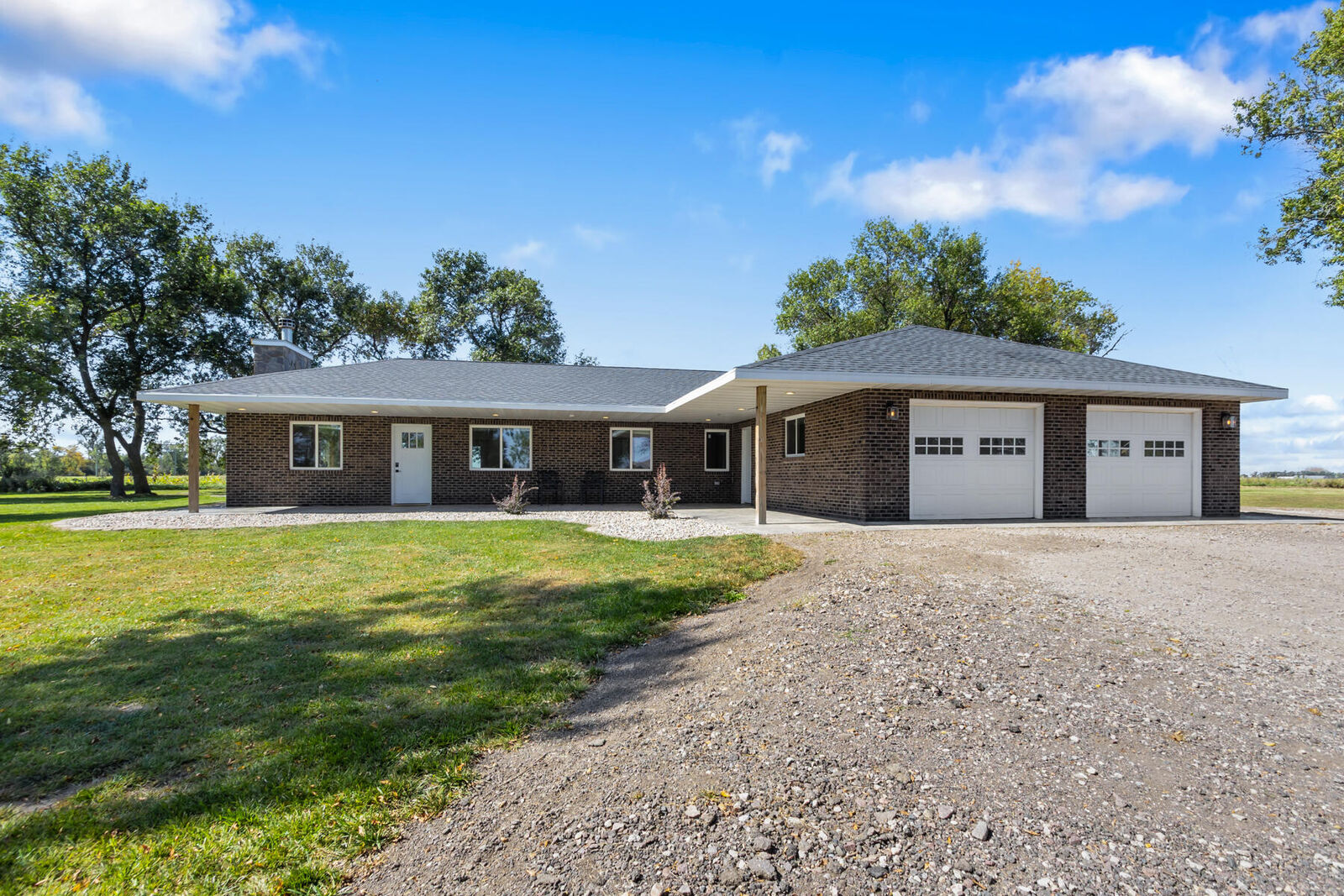 Property Photo:  2810 S 392nd Avenue  SD 57401 