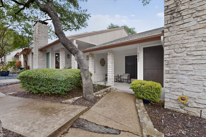 Property Photo:  8821 Honeysuckle Trail W  TX 78759 