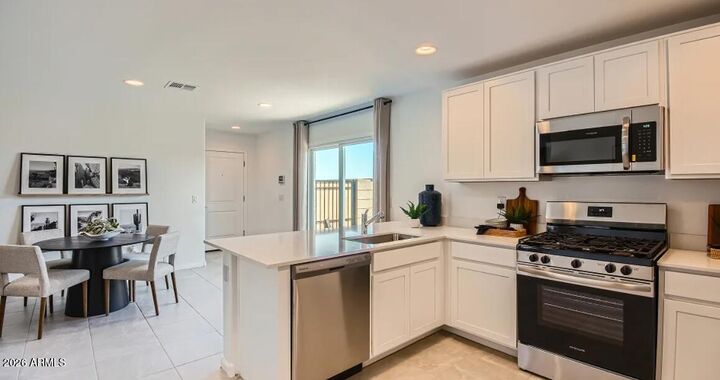 Property Photo:  2111 W Roselle Avenue  AZ 85120 