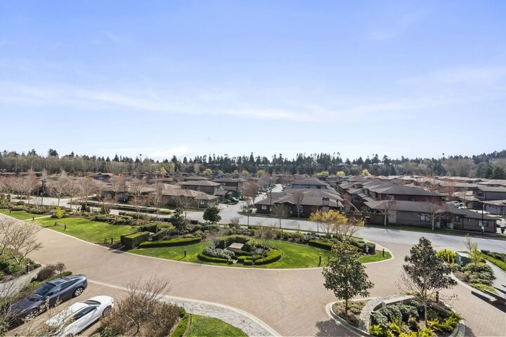 Property Photo: 4977 Springs Boulevard 415 BC V4M 0C1