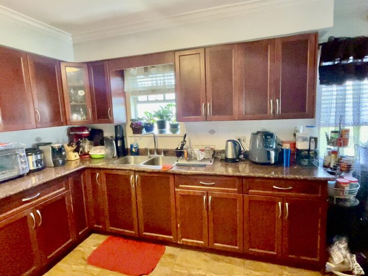 Property Photo: 318 Hampton Street BC V3M 5M1
