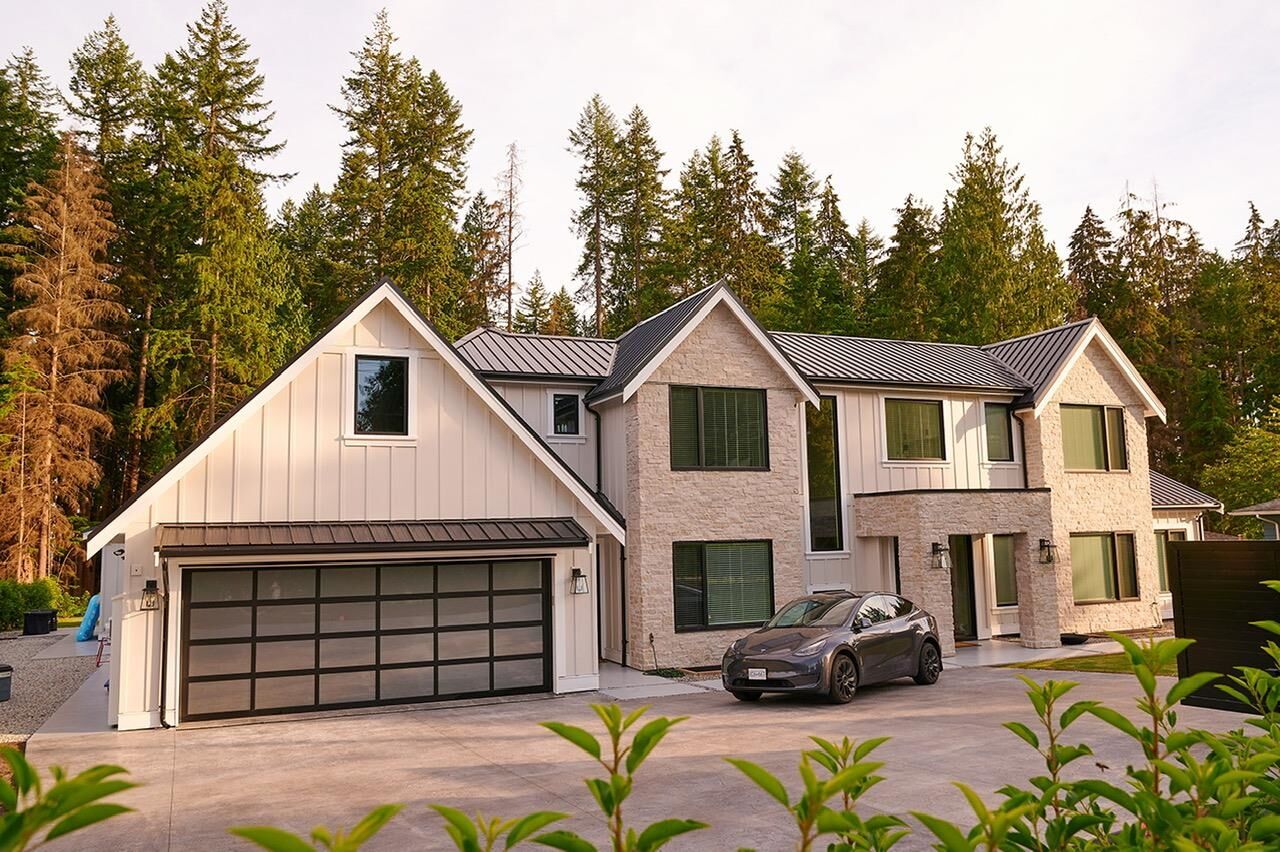 Property Photo:  372 Moyne Drive  BC V7S 1J5 
