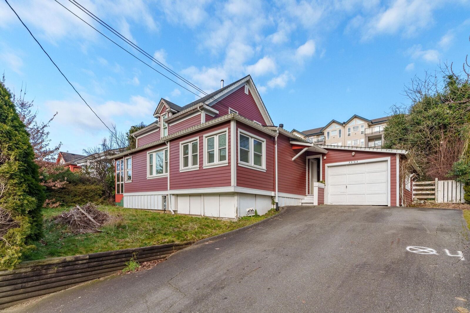 Property Photo: 33163 3rd Avenue BC V2V 1N8