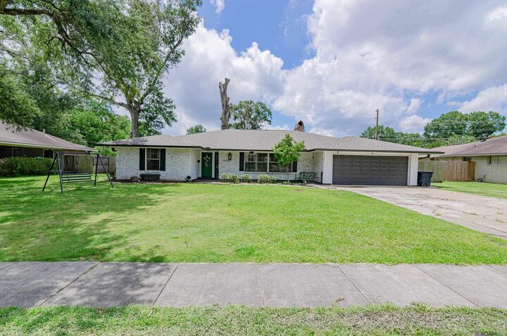 Property Photo:  10524 Allyson St  LA 70815 