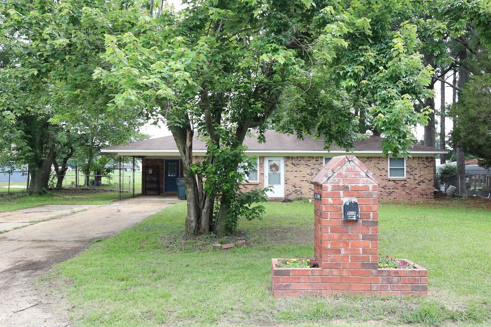 Property Photo:  904 Johnson  AR 72437 