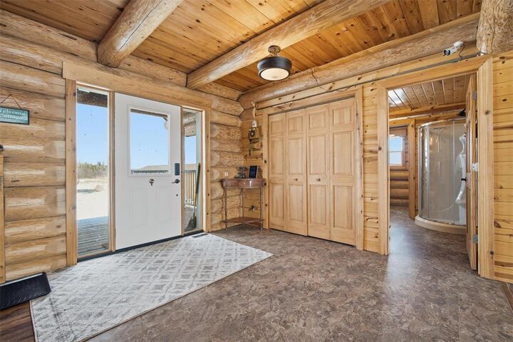 Property Photo:  20 Knight Avenue  MB R0E 0N0 