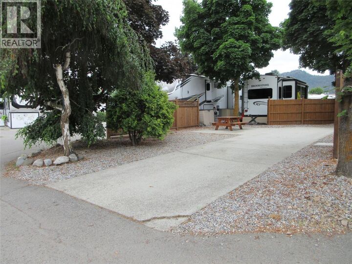 Property Photo: 415 Commonwealth Road 551 BC V4V 1P4