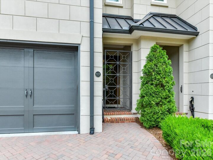 Property Photo:  117 Huntley Place  NC 28207 