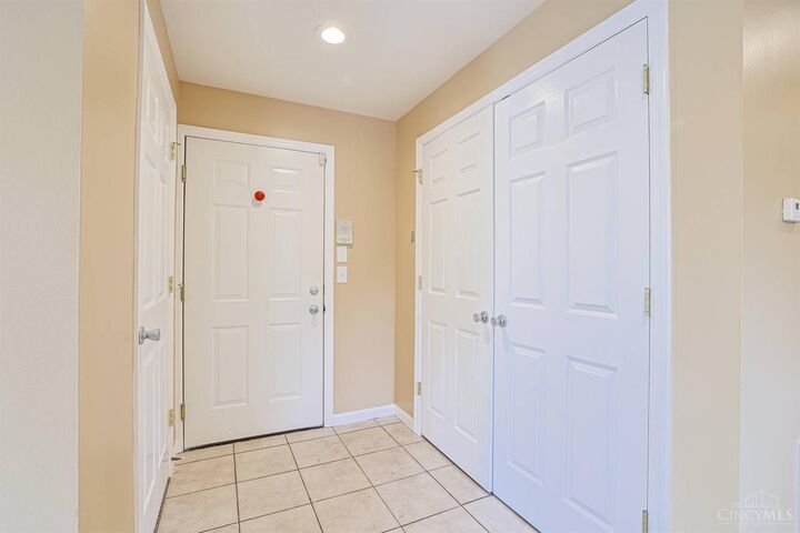 Property Photo: 203 E University Avenue OH 45219