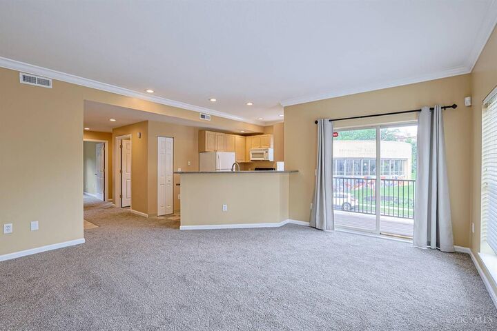 Property Photo:  203 E University Avenue  OH 45219 