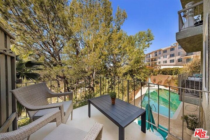 Property Photo: 2345 Roscomare Rd CA 90077