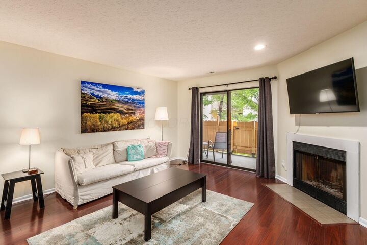 Property Photo:  2188 Hedgerow Road  OH 43220 