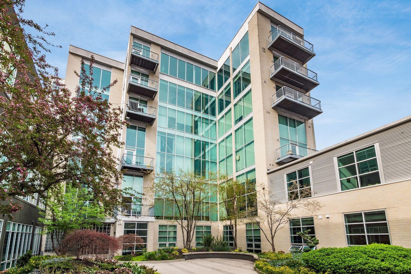 Property Photo: 60 E Spring Street OH 43215