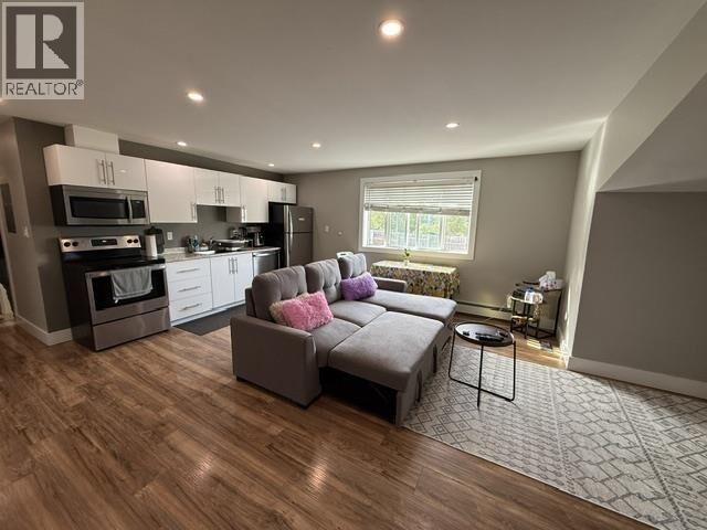Property Photo: 450 Tofield Street BC V2M 1X8