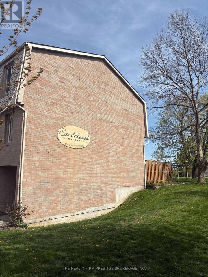 Property Photo: 1264 Limberlost Road 18 ON N6G 3A5