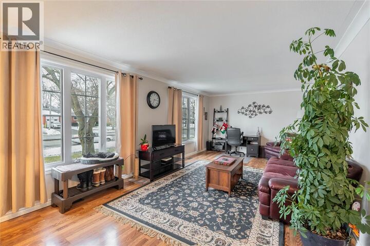 Photo de la propriété:  1170 Cathcart Boulevard  ON N7S 2H5 