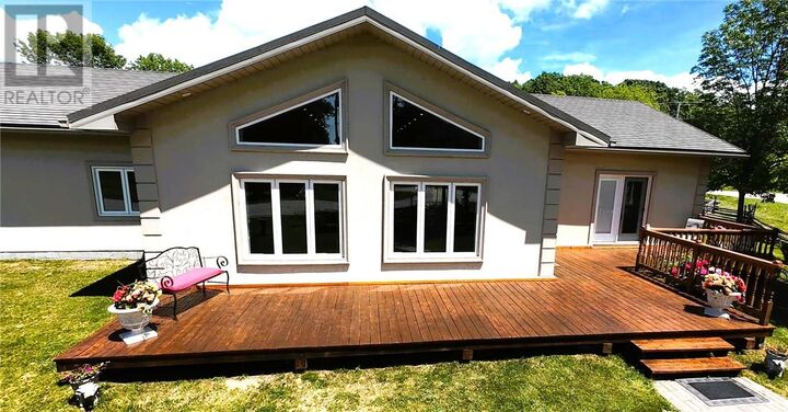 Property Photo: 14 Maplewood Trail ON P0P 1J0