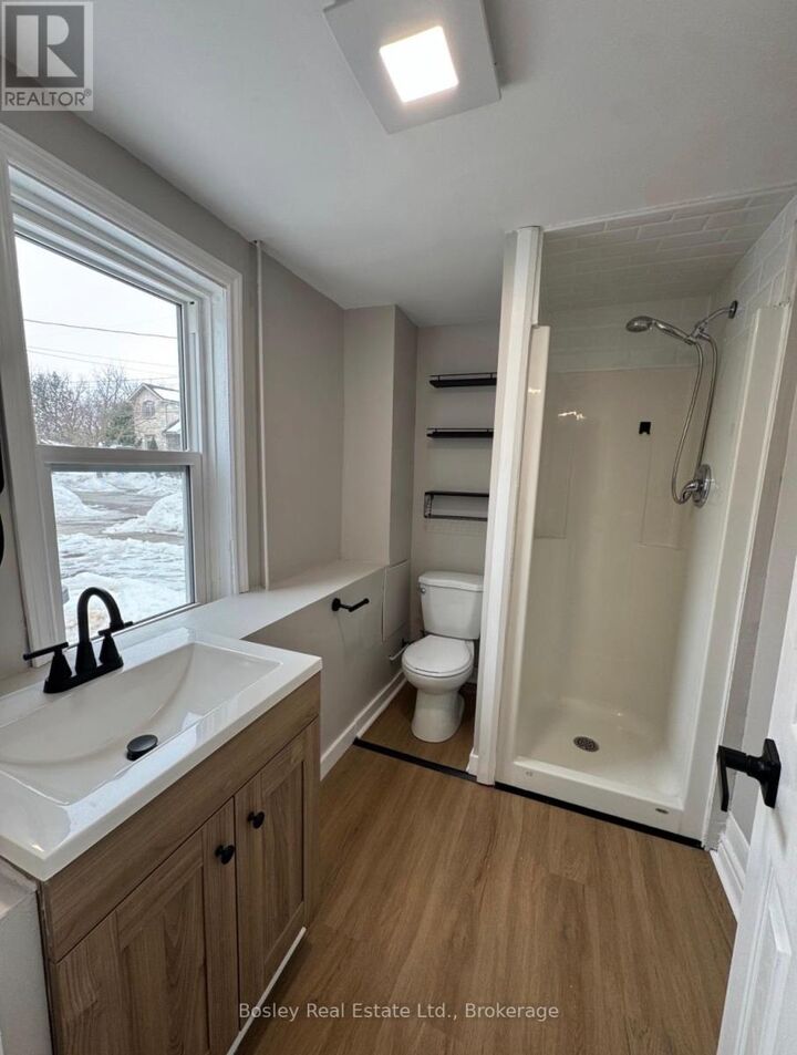 Property Photo:  27 Dublin Street South C  ON N1H 4L9 